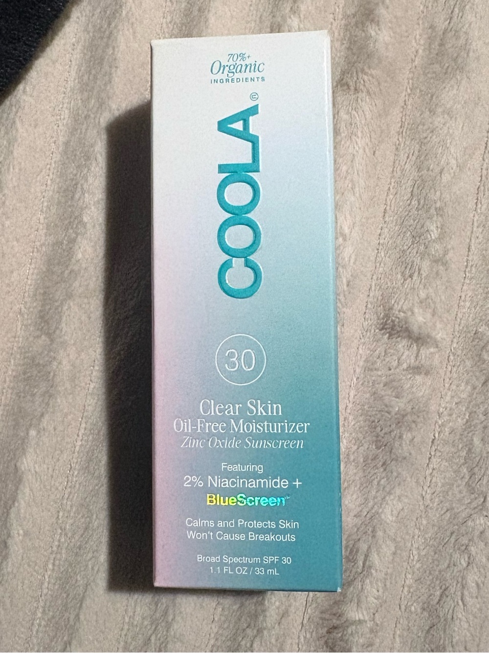 COOLA Clear Skin Oil-Free Moisturizer SPF 30 — Teal to Aqua Gradient